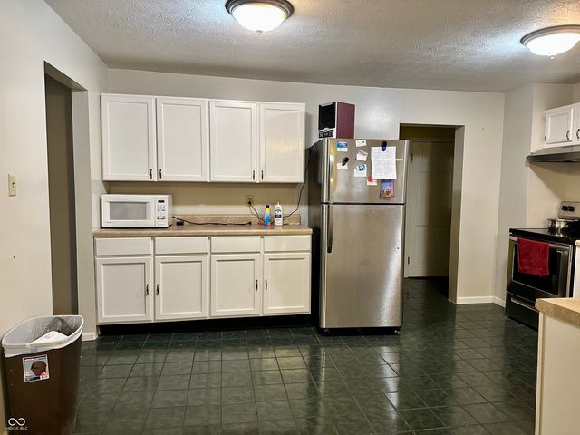 1779 E Little Bear Road, Connersville, IN 47331