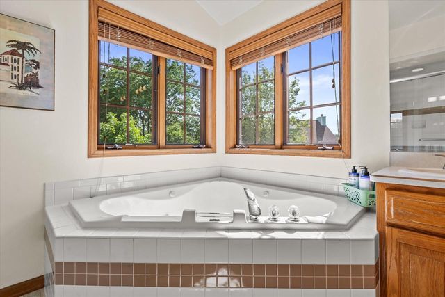 W168N5039 Stonefield ROAD, Menomonee Falls, WI 53051