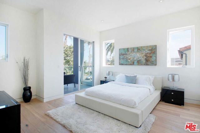 429 N Sweetzer Avenue, Los Angeles, CA 90048