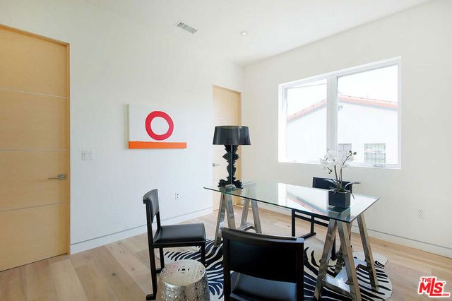 429 N Sweetzer Avenue, Los Angeles, CA 90048