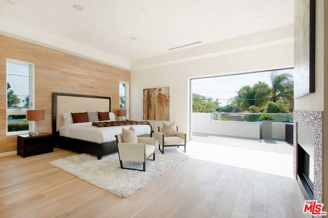 429 N Sweetzer Avenue, Los Angeles, CA 90048