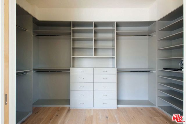 429 N Sweetzer Avenue, Los Angeles, CA 90048