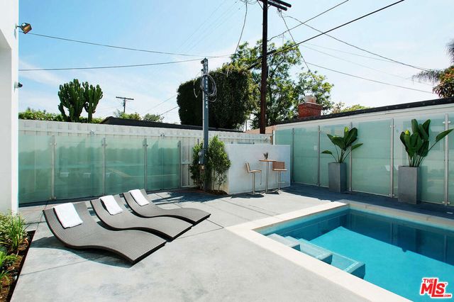 429 N Sweetzer Avenue, Los Angeles, CA 90048