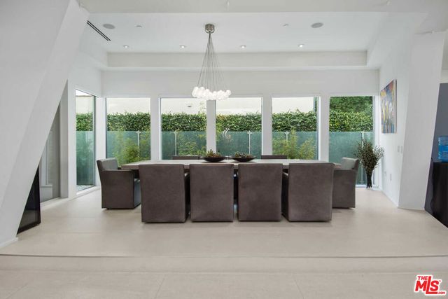 429 N Sweetzer Avenue, Los Angeles, CA 90048