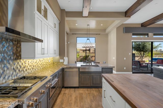 14180 N Los Saguaros Drive, Marana, AZ 85658