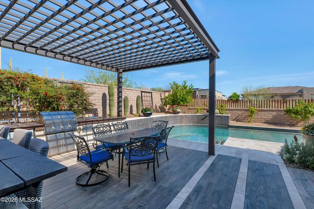 14180 N Los Saguaros Drive, Marana, AZ 85658