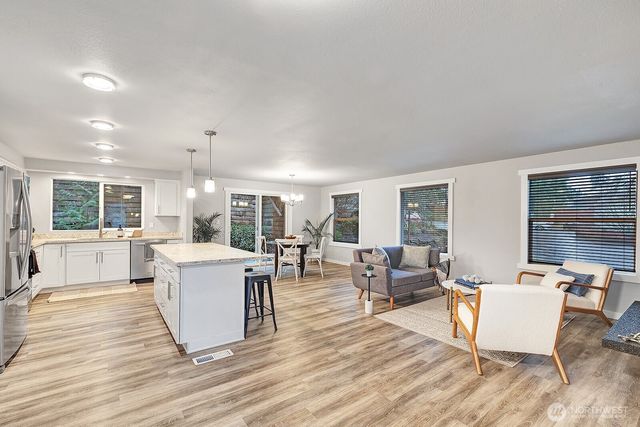 7843 NE 146th Street, Kenmore, WA 98028