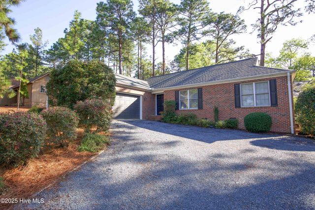 65 Live Oak Lane, Pinehurst, NC 28374