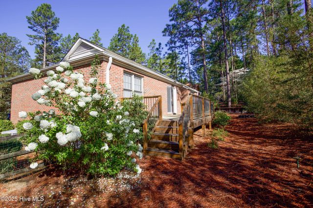 65 Live Oak Lane, Pinehurst, NC 28374