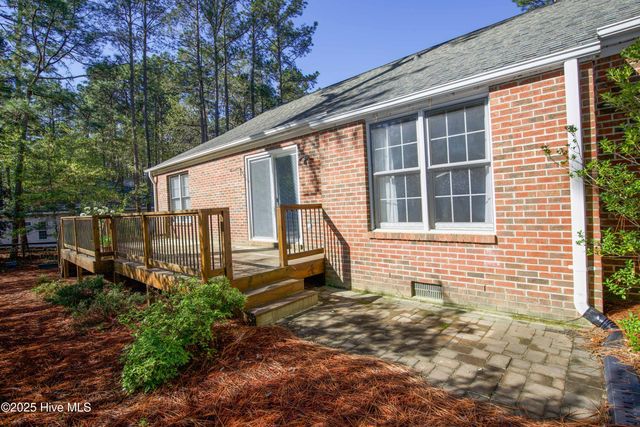 65 Live Oak Lane, Pinehurst, NC 28374