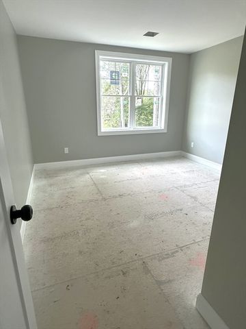 3 Clermont Way, Freetown, MA 02717