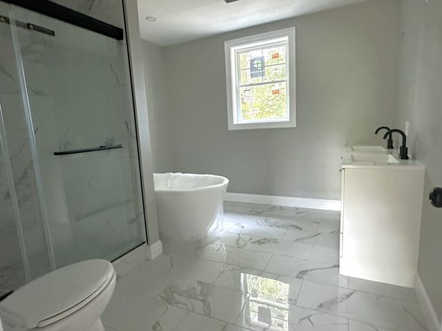 3 Clermont Way, Freetown, MA 02717