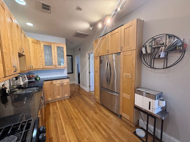 119 Dorchester St. 10, Boston, MA 02127