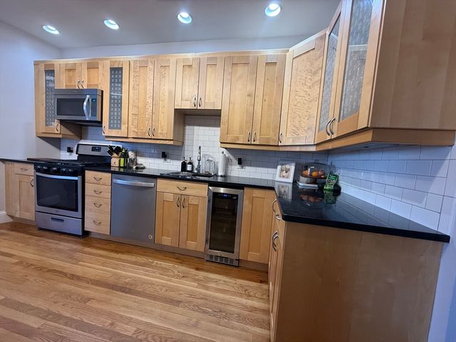 119 Dorchester St. 10, Boston, MA 02127