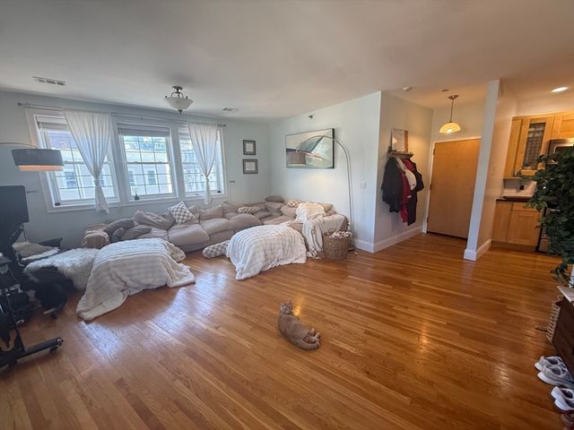 119 Dorchester St. 10, Boston, MA 02127