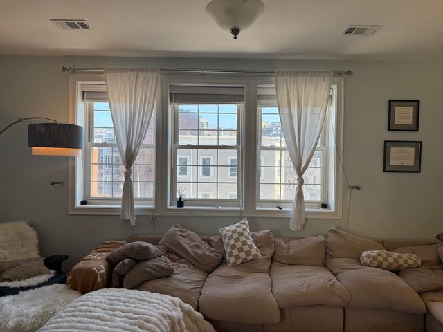 119 Dorchester St. 10, Boston, MA 02127