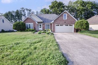807 Isaac Dr, Clarksville, TN 37040