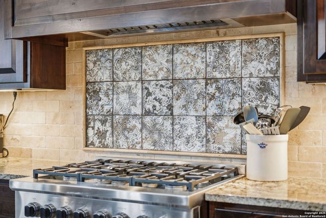 601 Garrison Rd, Fredericksburg, TX 78624