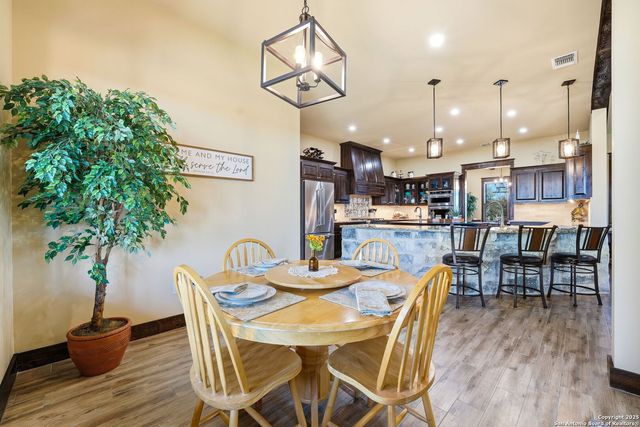 601 Garrison Rd, Fredericksburg, TX 78624