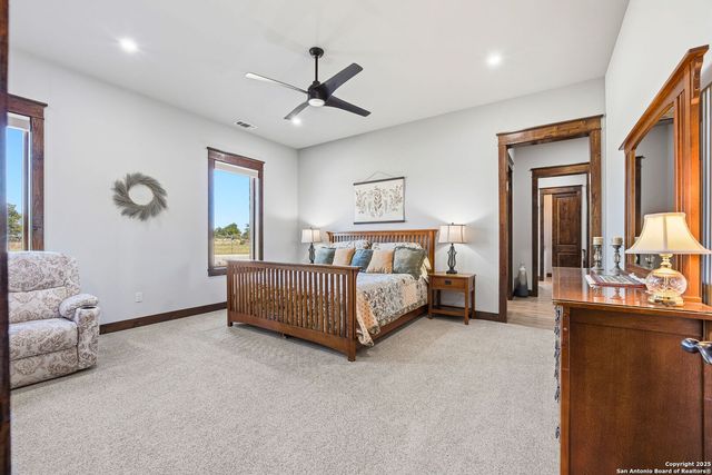 601 Garrison Rd, Fredericksburg, TX 78624