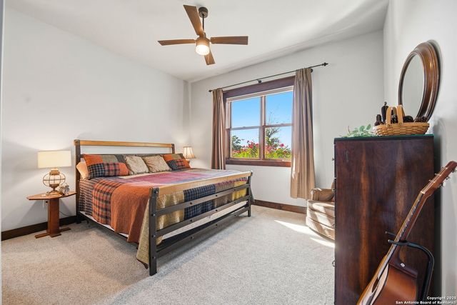 601 Garrison Rd, Fredericksburg, TX 78624