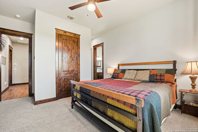 601 Garrison Rd, Fredericksburg, TX 78624