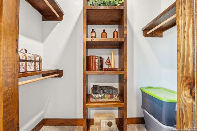 601 Garrison Rd, Fredericksburg, TX 78624