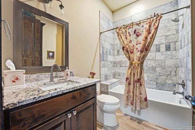 601 Garrison Rd, Fredericksburg, TX 78624