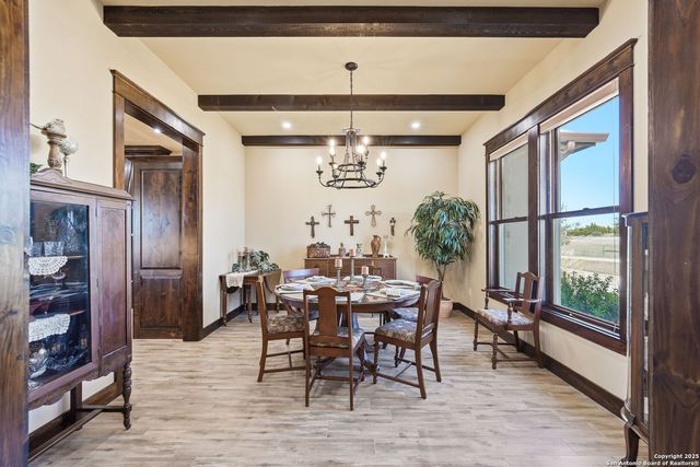 601 Garrison Rd, Fredericksburg, TX 78624