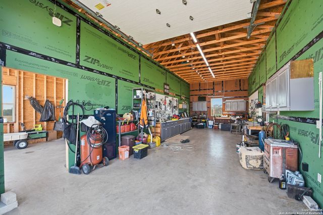 601 Garrison Rd, Fredericksburg, TX 78624