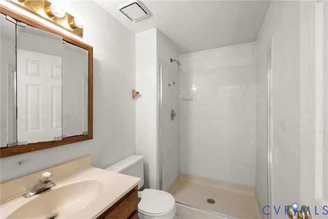 9239 Tweed Pl, Glen Allen, VA 23060