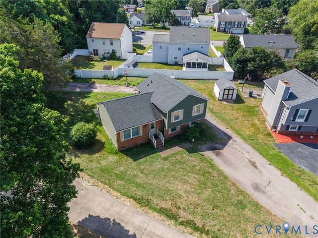 9239 Tweed Pl, Glen Allen, VA 23060