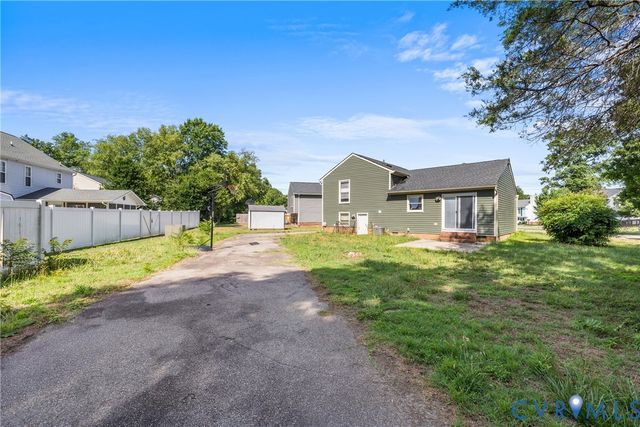 9239 Tweed Pl, Glen Allen, VA 23060
