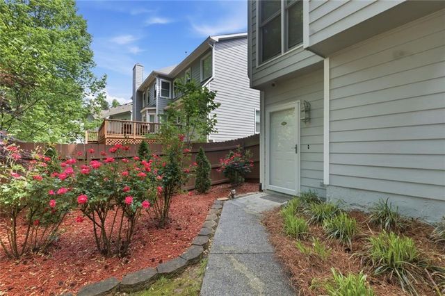 139 Clubhouse Drive NW, Kennesaw, GA 30144