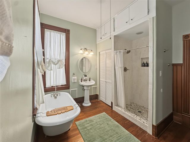 2608 Ursuline Street, Galveston, TX 77550