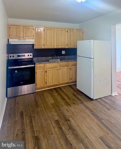 101 W MAIN ST, Mount Joy, PA 17552