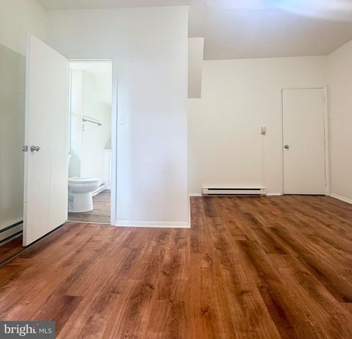 101 W MAIN ST, Mount Joy, PA 17552