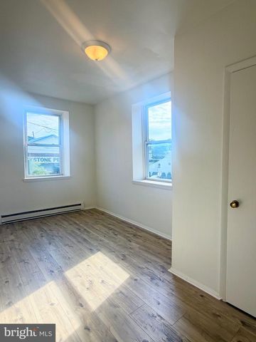 101 W MAIN ST, Mount Joy, PA 17552
