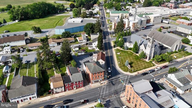 101 W MAIN ST, Mount Joy, PA 17552