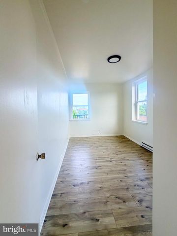101 W MAIN ST, Mount Joy, PA 17552