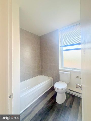 101 W MAIN ST, Mount Joy, PA 17552