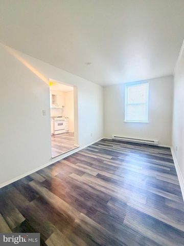 101 W MAIN ST, Mount Joy, PA 17552