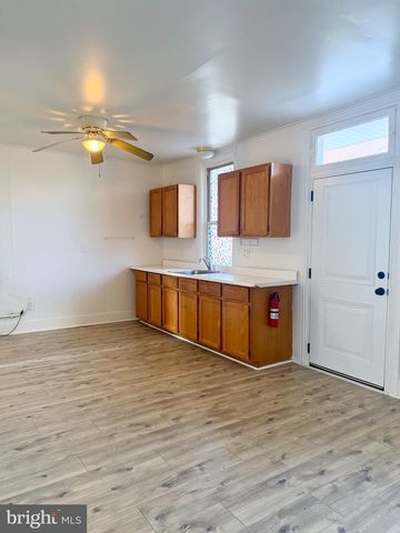 101 W MAIN ST, Mount Joy, PA 17552