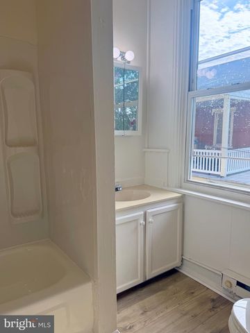 101 W MAIN ST, Mount Joy, PA 17552