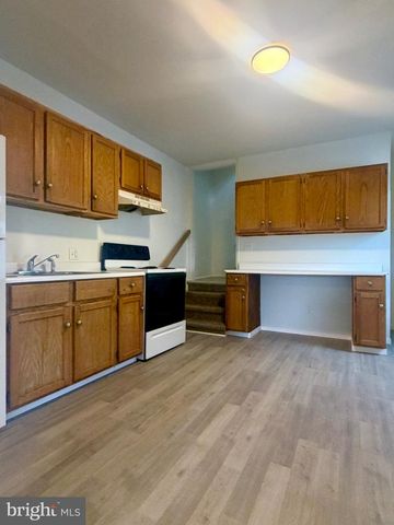 101 W MAIN ST, Mount Joy, PA 17552