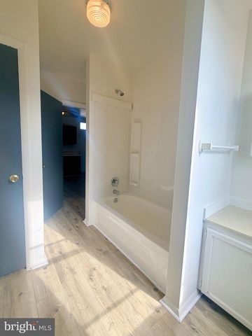 101 W MAIN ST, Mount Joy, PA 17552