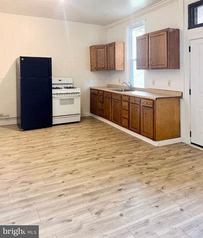 101 W MAIN ST, Mount Joy, PA 17552