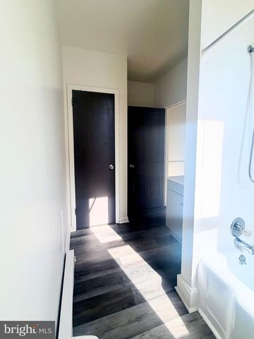 101 W MAIN ST, Mount Joy, PA 17552