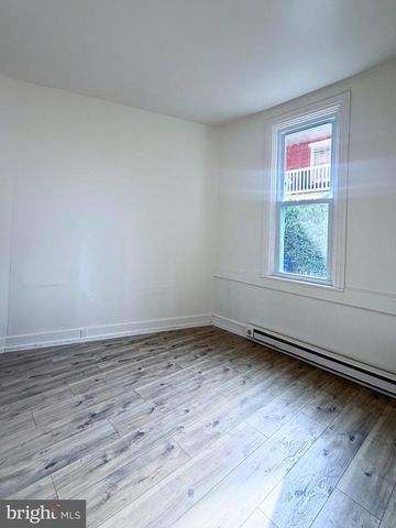 101 W MAIN ST, Mount Joy, PA 17552