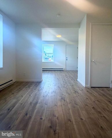 101 W MAIN ST, Mount Joy, PA 17552